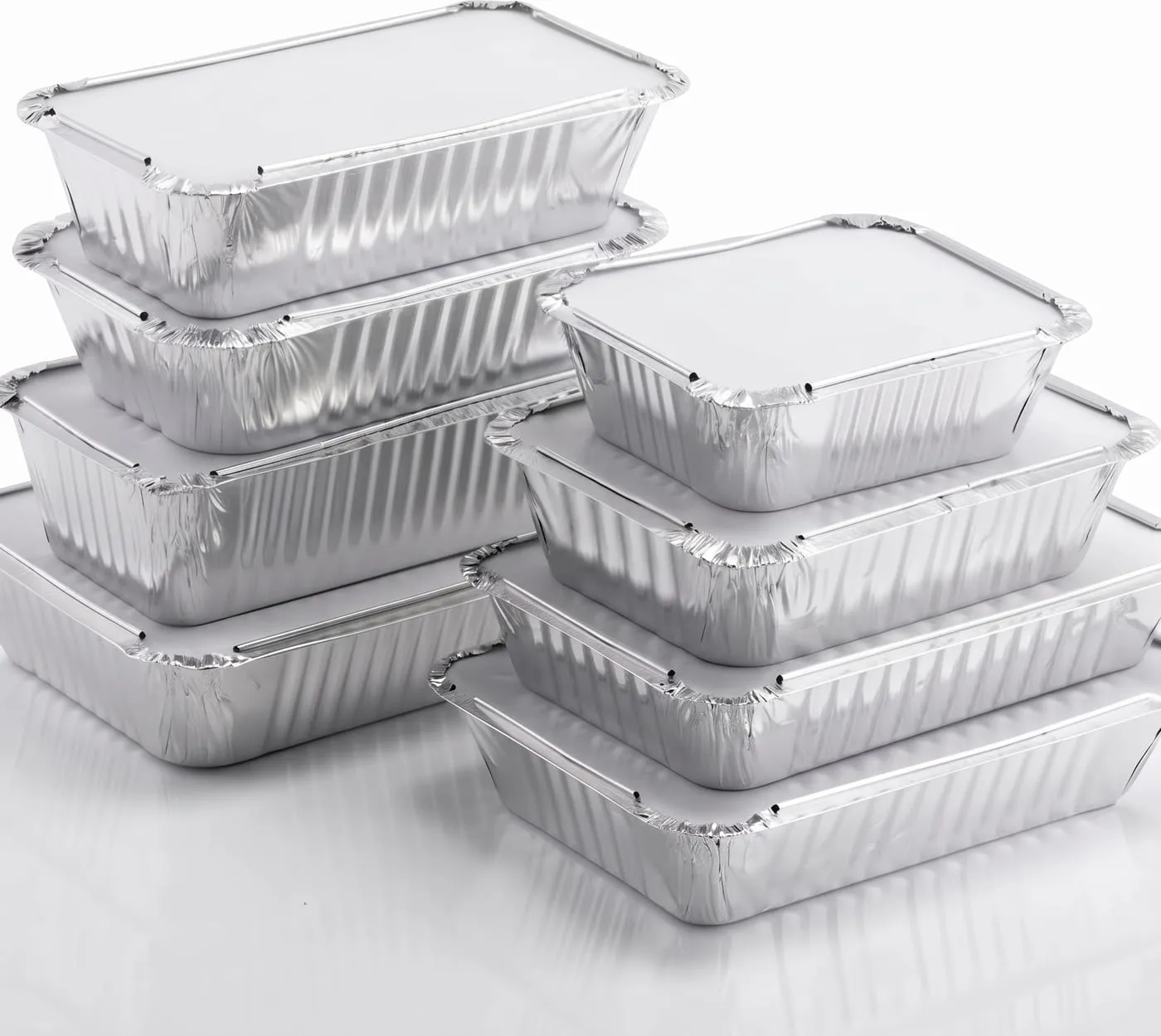 Aluminium foil containers with lids, stacked